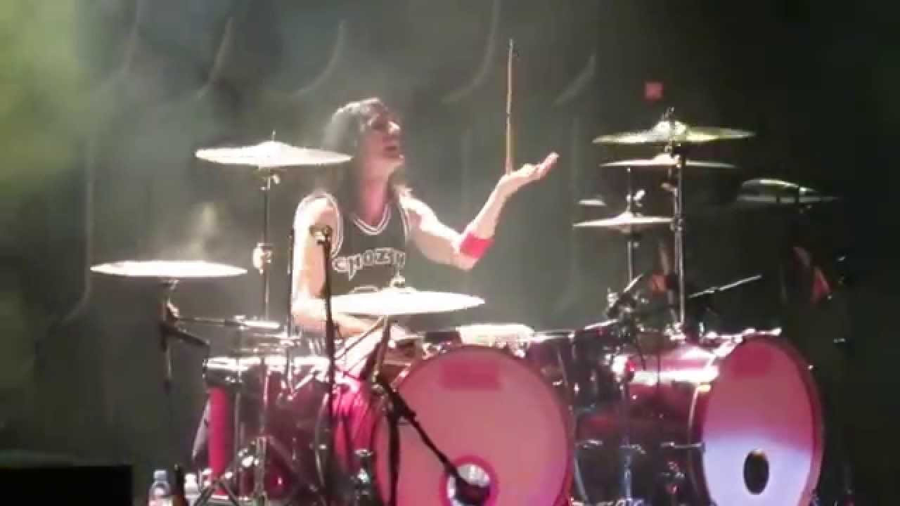 ZOLTAN CHANEY & VINCE NEIL Solo Concert 