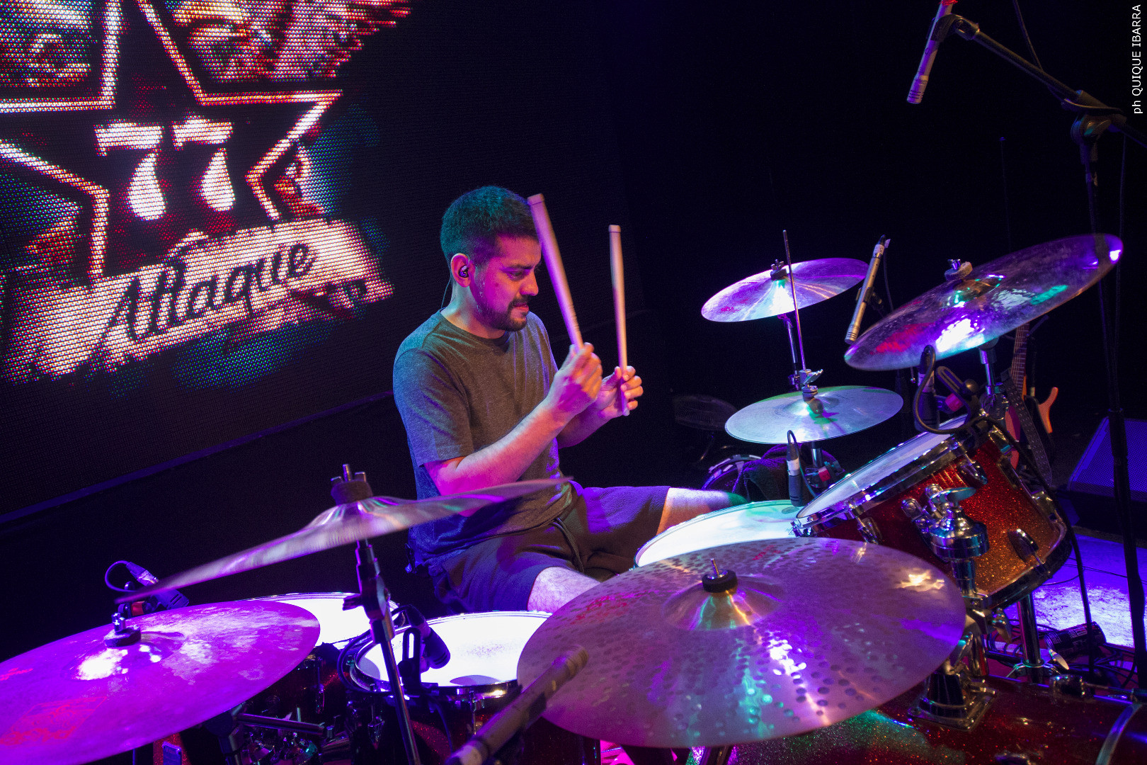 Leo Attaque77 IMG_2494.jpg